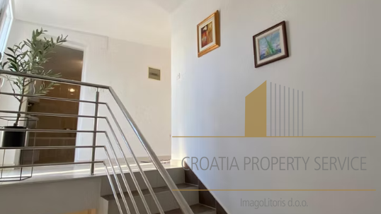 Wunderschönes Einfamilienhaus in erster Meereslinie in der Umgebung von Zadar!