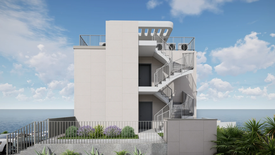 Attico di lusso su due livelli con terrazza sul tetto&comma; secondo fronte mare&excl; Isola di &Ccaron;iovo&excl;