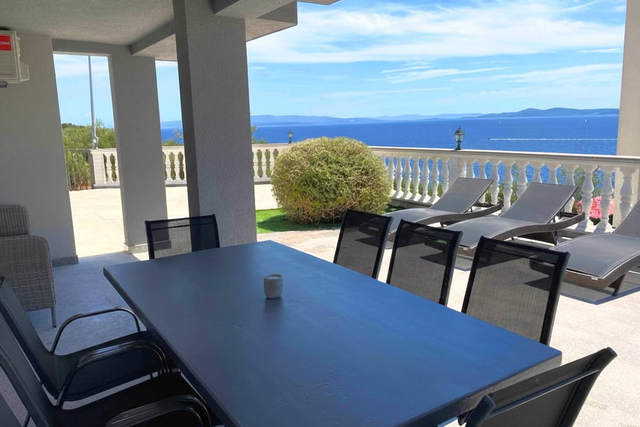 Prekrasna kuća za odmor na otoku Čiovu – samo 200 m od mora!