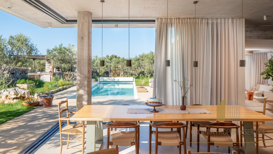 Meravigliosa villa di lusso con vista mare sull'isola di Šolta!