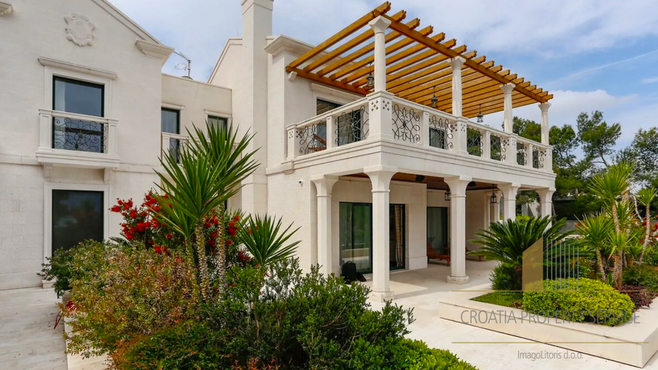 Luksuzna kamnita vila ob morju z bazenom in SPA cono – Čiovo!