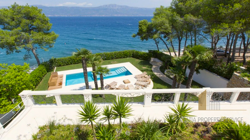 Luksuzna kamnita vila ob morju z bazenom in SPA cono – Čiovo!