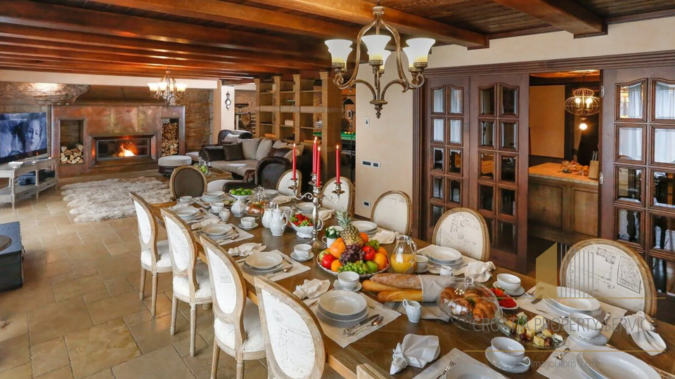 Luksuzna kamnita vila ob morju z bazenom in SPA cono – Čiovo!