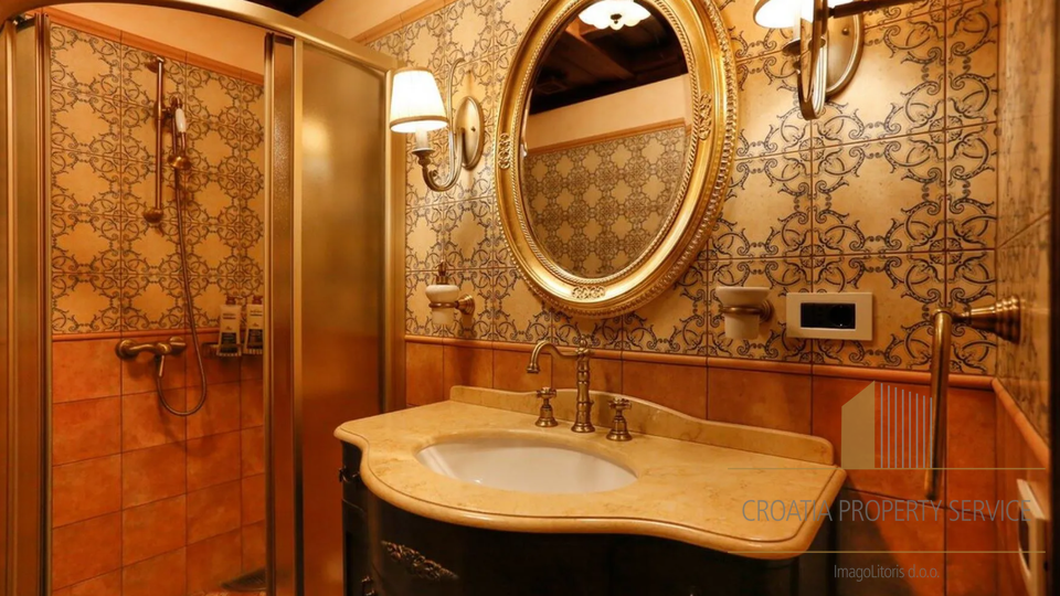 Luksuzna kamnita vila ob morju z bazenom in SPA cono – Čiovo!