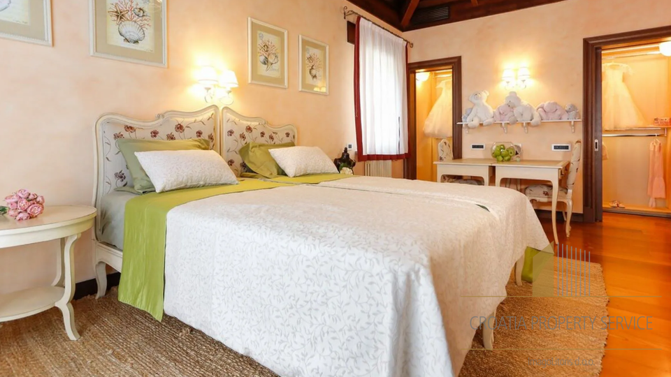 Luksuzna kamnita vila ob morju z bazenom in SPA cono – Čiovo!