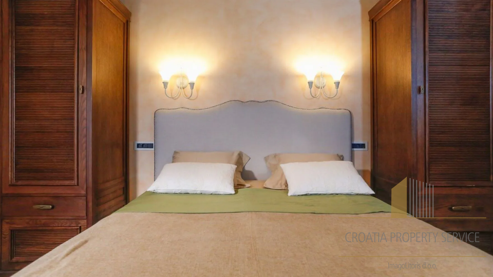 Luksuzna kamnita vila ob morju z bazenom in SPA cono – Čiovo!