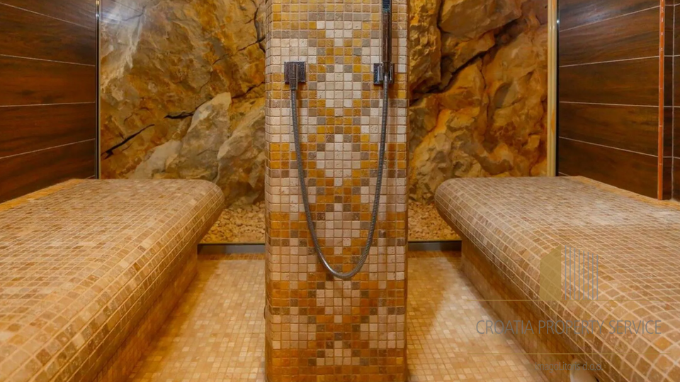 Luksuzna kamnita vila ob morju z bazenom in SPA cono – Čiovo!