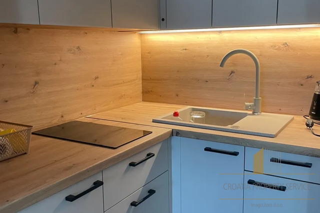 Modern apartment by the sea in Vodice – only 150 m from the beach!