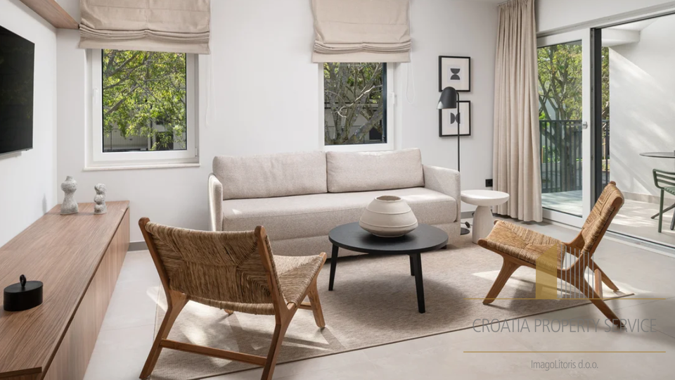Two-story apartment with garden in a luxury resort 100 m from the sea - Sv. Filip Jakov!