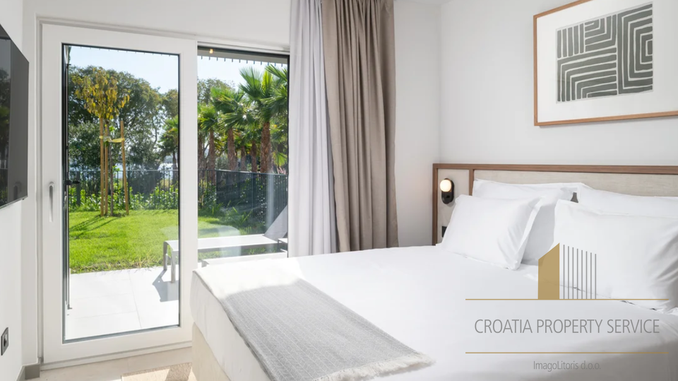 Two-story apartment with garden in a luxury resort 100 m from the sea - Sv. Filip Jakov!