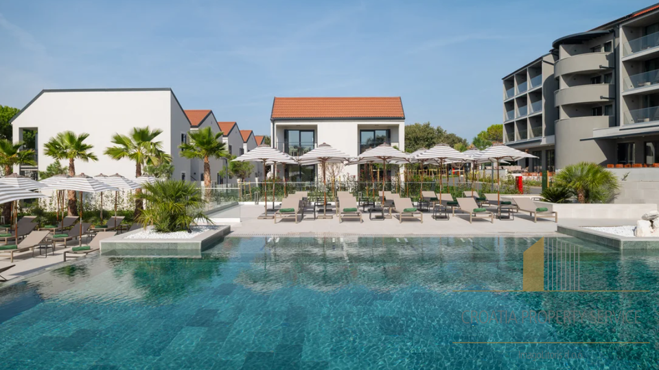 Two-story apartment with garden in a luxury resort 100 m from the sea - Sv. Filip Jakov!
