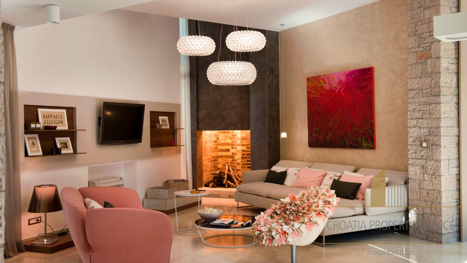 Unique luxury villa by the sea on the island of Brač!