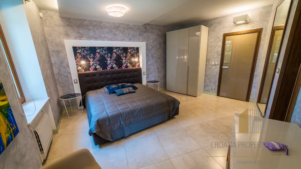 Unique luxury villa by the sea on the island of Brač!