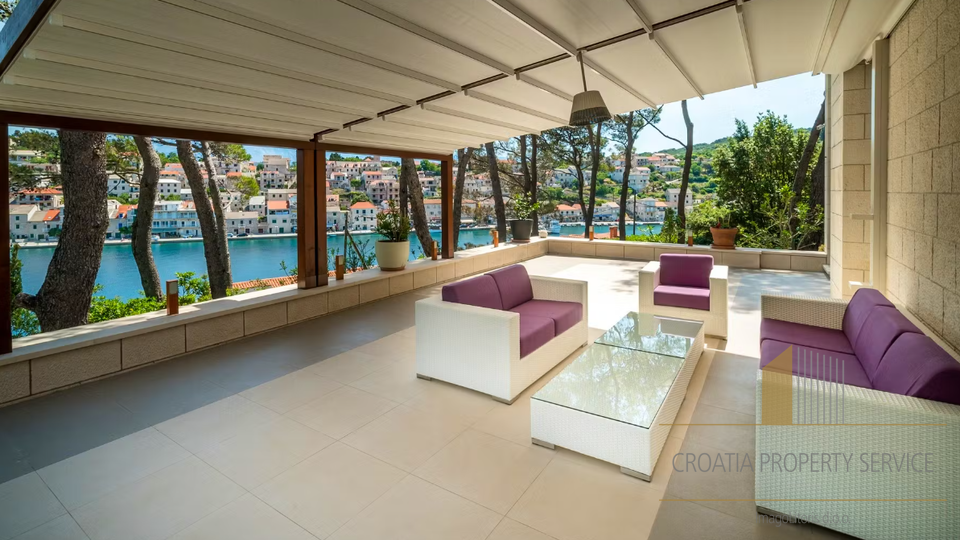 Unique luxury villa by the sea on the island of Brač!