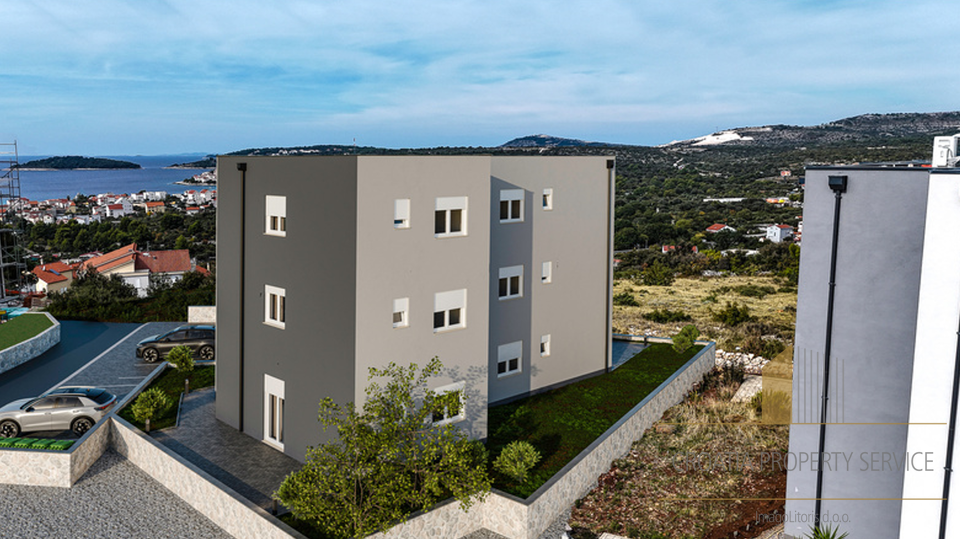 Dvosoban stan u modernoj novogradnji  300 m od mora u mirnom dijelu Rogoznice!