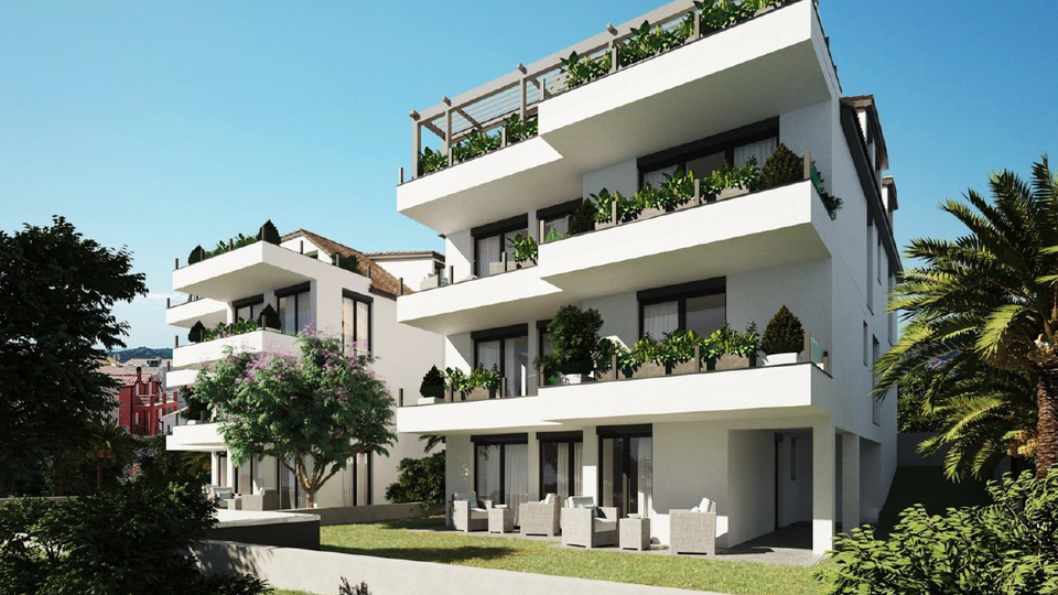 Modern ground floor apartment with private garden&comma; pool&comma; and additional apartment - Rogoznica&excl;