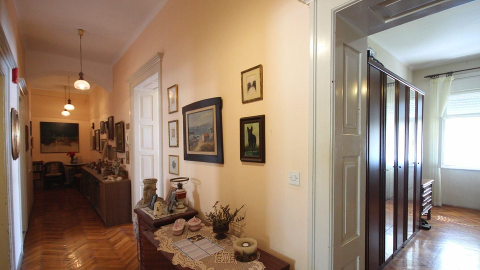 Exclusive three-bedroom apartment with panoramic sea and city views &ndash; Zapadna obala&comma; Split&excl;