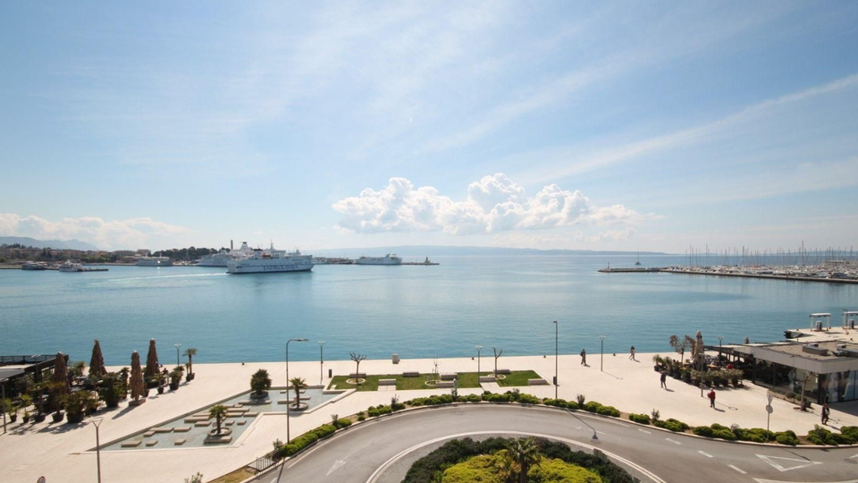 Exclusive three-bedroom apartment with panoramic sea and city views &ndash; Zapadna obala&comma; Split&excl;