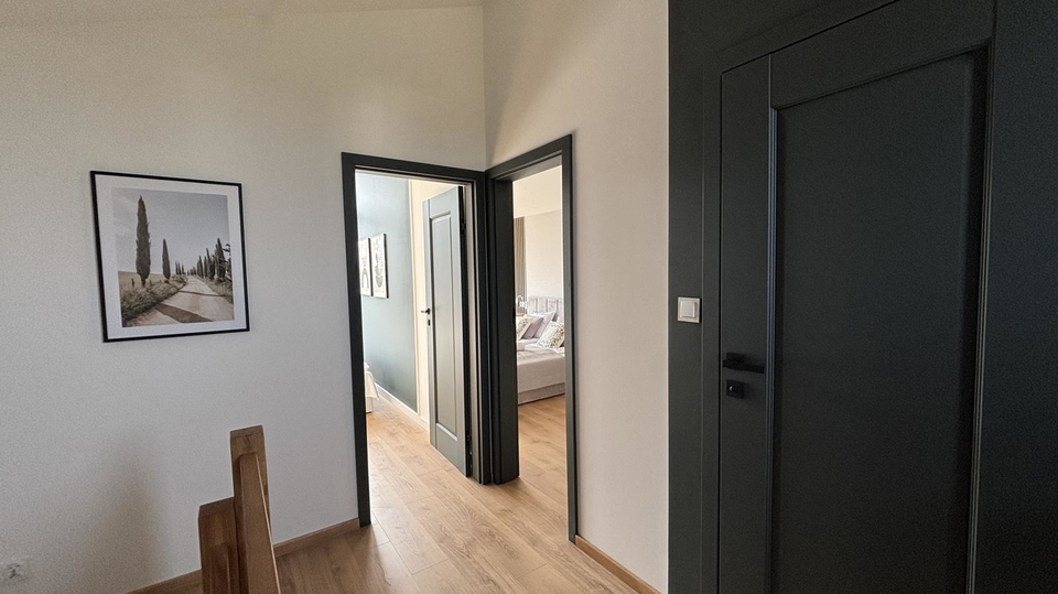 Nova moderna ku&cacute;a u Zatonu&colon; savr&scaron;eni spoj luksuza i prirode&excl;