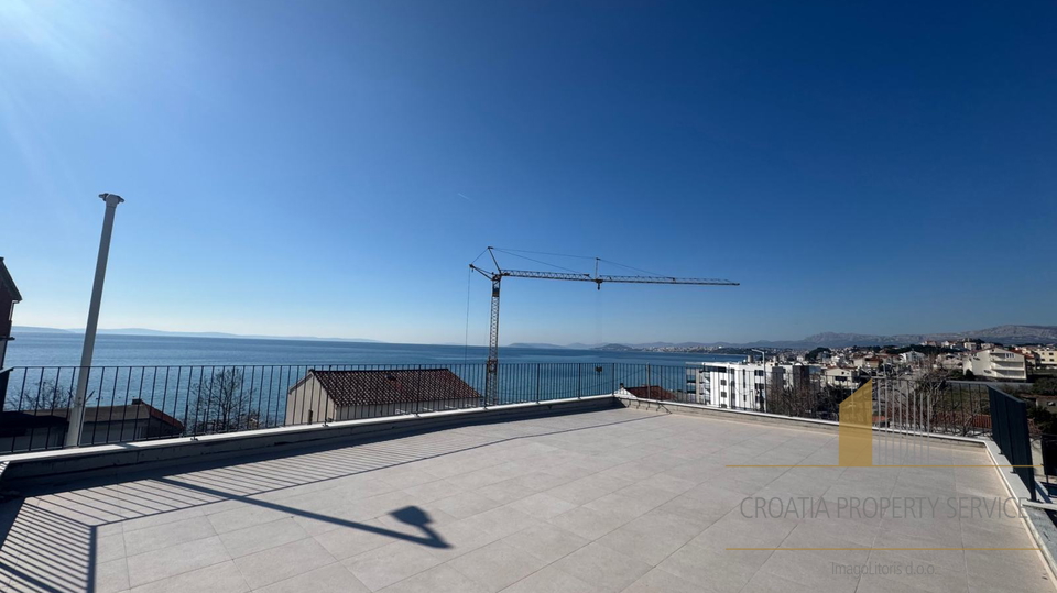 Apartment 90 m², second row to the sea with a rooftop terrace and a beautiful view – Podstrana!