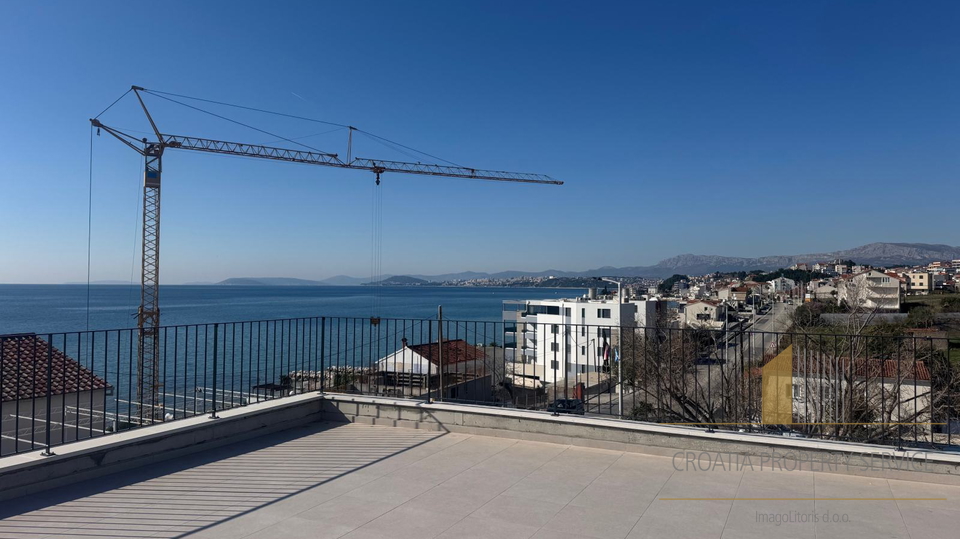 Apartment 90 m², second row to the sea with a rooftop terrace and a beautiful view – Podstrana!