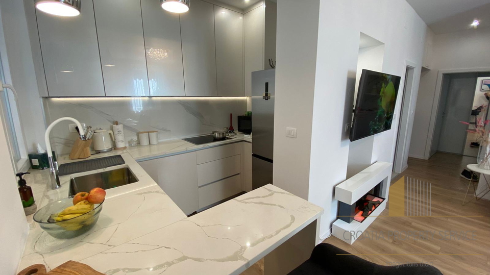 Luksuzan stan za život ili investiciju – širi centar grada, 80 m², vrhunska lokacija! Split!
