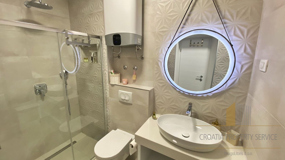 Luksuzan stan za život ili investiciju – širi centar grada, 80 m², vrhunska lokacija! Split!