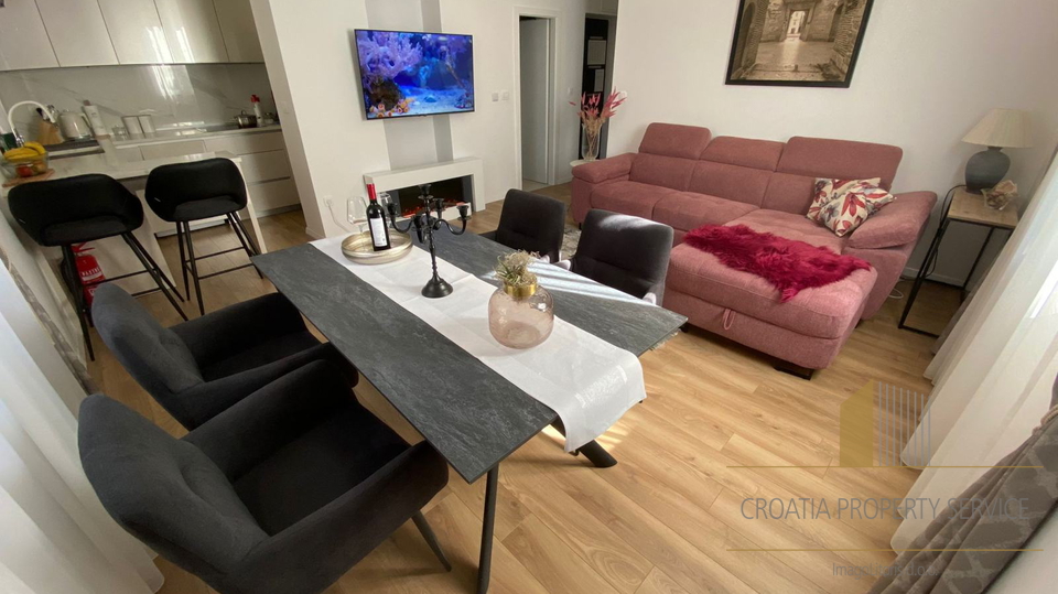 Luksuzan stan za život ili investiciju – širi centar grada, 80 m², vrhunska lokacija! Split!