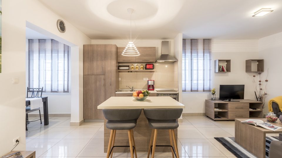 &Pcy;&rcy;&ocy;&dcy;&acy;&zhcy;&acy;&excl; &Ecy;&kcy;&scy;&kcy;&lcy;&yucy;&zcy;&icy;&vcy;&ncy;&acy;&yacy; &kcy;&vcy;&acy;&rcy;&tcy;&icy;&rcy;&acy; &vcy; &tscy;&iecy;&ncy;&tcy;&rcy;&iecy; &Scy;&pcy;&lcy;&icy;&tcy;&acy; &ndash; 200 &mcy; &ocy;&tcy; &Rcy;&icy;&vcy;&ycy;&excl;