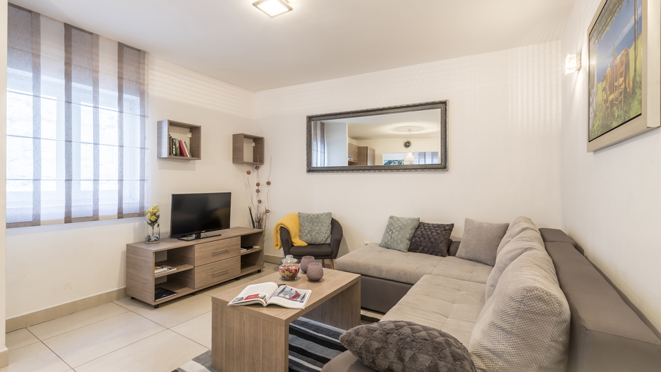 &Pcy;&rcy;&ocy;&dcy;&acy;&zhcy;&acy;&excl; &Ecy;&kcy;&scy;&kcy;&lcy;&yucy;&zcy;&icy;&vcy;&ncy;&acy;&yacy; &kcy;&vcy;&acy;&rcy;&tcy;&icy;&rcy;&acy; &vcy; &tscy;&iecy;&ncy;&tcy;&rcy;&iecy; &Scy;&pcy;&lcy;&icy;&tcy;&acy; &ndash; 200 &mcy; &ocy;&tcy; &Rcy;&icy;&vcy;&ycy;&excl;