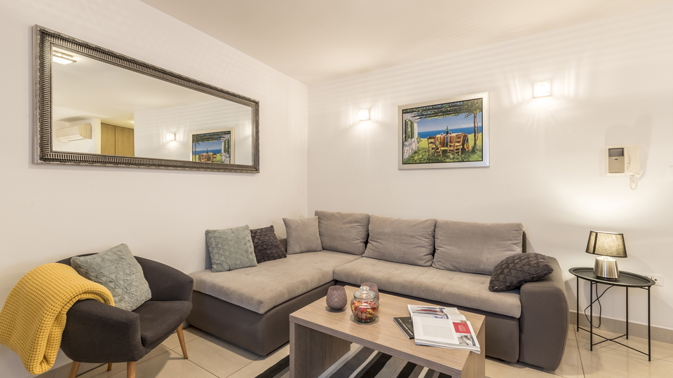 &Pcy;&rcy;&ocy;&dcy;&acy;&zhcy;&acy;&excl; &Ecy;&kcy;&scy;&kcy;&lcy;&yucy;&zcy;&icy;&vcy;&ncy;&acy;&yacy; &kcy;&vcy;&acy;&rcy;&tcy;&icy;&rcy;&acy; &vcy; &tscy;&iecy;&ncy;&tcy;&rcy;&iecy; &Scy;&pcy;&lcy;&icy;&tcy;&acy; &ndash; 200 &mcy; &ocy;&tcy; &Rcy;&icy;&vcy;&ycy;&excl;