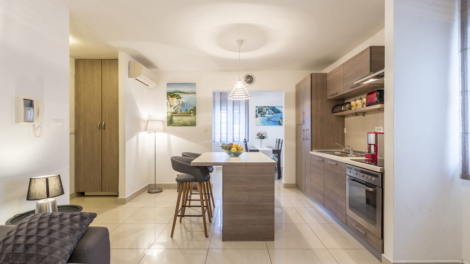 &Pcy;&rcy;&ocy;&dcy;&acy;&zhcy;&acy;&excl; &Ecy;&kcy;&scy;&kcy;&lcy;&yucy;&zcy;&icy;&vcy;&ncy;&acy;&yacy; &kcy;&vcy;&acy;&rcy;&tcy;&icy;&rcy;&acy; &vcy; &tscy;&iecy;&ncy;&tcy;&rcy;&iecy; &Scy;&pcy;&lcy;&icy;&tcy;&acy; &ndash; 200 &mcy; &ocy;&tcy; &Rcy;&icy;&vcy;&ycy;&excl;