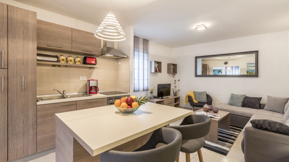 &Pcy;&rcy;&ocy;&dcy;&acy;&zhcy;&acy;&excl; &Ecy;&kcy;&scy;&kcy;&lcy;&yucy;&zcy;&icy;&vcy;&ncy;&acy;&yacy; &kcy;&vcy;&acy;&rcy;&tcy;&icy;&rcy;&acy; &vcy; &tscy;&iecy;&ncy;&tcy;&rcy;&iecy; &Scy;&pcy;&lcy;&icy;&tcy;&acy; &ndash; 200 &mcy; &ocy;&tcy; &Rcy;&icy;&vcy;&ycy;&excl;