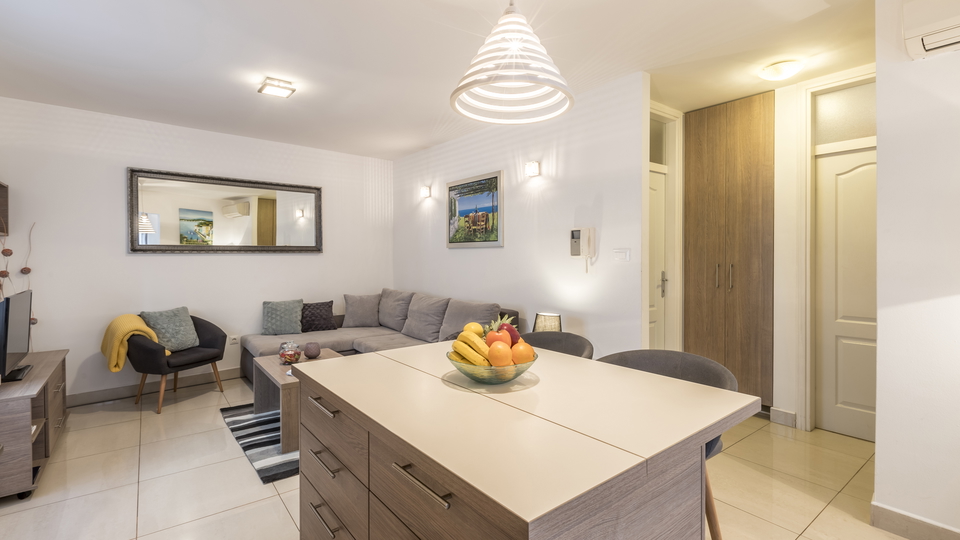 &Pcy;&rcy;&ocy;&dcy;&acy;&zhcy;&acy;&excl; &Ecy;&kcy;&scy;&kcy;&lcy;&yucy;&zcy;&icy;&vcy;&ncy;&acy;&yacy; &kcy;&vcy;&acy;&rcy;&tcy;&icy;&rcy;&acy; &vcy; &tscy;&iecy;&ncy;&tcy;&rcy;&iecy; &Scy;&pcy;&lcy;&icy;&tcy;&acy; &ndash; 200 &mcy; &ocy;&tcy; &Rcy;&icy;&vcy;&ycy;&excl;