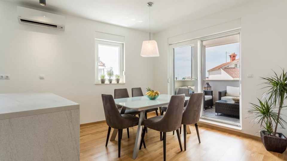 &Rcy;&ocy;&scy;&kcy;&ocy;&shcy;&ncy;&acy;&yacy; &dcy;&vcy;&ucy;&khcy;&ecy;&tcy;&acy;&zhcy;&ncy;&acy;&yacy; &kcy;&vcy;&acy;&rcy;&tcy;&icy;&rcy;&acy;&comma; 150 &mcy; &ocy;&tcy; &pcy;&lcy;&yacy;&zhcy;&acy;&comma; 2 &pcy;&acy;&rcy;&kcy;&ocy;&vcy;&ocy;&chcy;&ncy;&ycy;&khcy; &mcy;&iecy;&scy;&tcy;&acy; &ndash; &Pcy;&ocy;&dcy;&scy;&tcy;&rcy;&acy;&ncy;&acy;&comma; &Scy;&pcy;&lcy;&icy;&tcy;&excl;