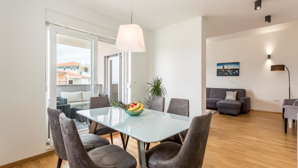 &Rcy;&ocy;&scy;&kcy;&ocy;&shcy;&ncy;&acy;&yacy; &dcy;&vcy;&ucy;&khcy;&ecy;&tcy;&acy;&zhcy;&ncy;&acy;&yacy; &kcy;&vcy;&acy;&rcy;&tcy;&icy;&rcy;&acy;&comma; 150 &mcy; &ocy;&tcy; &pcy;&lcy;&yacy;&zhcy;&acy;&comma; 2 &pcy;&acy;&rcy;&kcy;&ocy;&vcy;&ocy;&chcy;&ncy;&ycy;&khcy; &mcy;&iecy;&scy;&tcy;&acy; &ndash; &Pcy;&ocy;&dcy;&scy;&tcy;&rcy;&acy;&ncy;&acy;&comma; &Scy;&pcy;&lcy;&icy;&tcy;&excl;