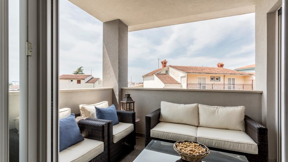 &Rcy;&ocy;&scy;&kcy;&ocy;&shcy;&ncy;&acy;&yacy; &dcy;&vcy;&ucy;&khcy;&ecy;&tcy;&acy;&zhcy;&ncy;&acy;&yacy; &kcy;&vcy;&acy;&rcy;&tcy;&icy;&rcy;&acy;&comma; 150 &mcy; &ocy;&tcy; &pcy;&lcy;&yacy;&zhcy;&acy;&comma; 2 &pcy;&acy;&rcy;&kcy;&ocy;&vcy;&ocy;&chcy;&ncy;&ycy;&khcy; &mcy;&iecy;&scy;&tcy;&acy; &ndash; &Pcy;&ocy;&dcy;&scy;&tcy;&rcy;&acy;&ncy;&acy;&comma; &Scy;&pcy;&lcy;&icy;&tcy;&excl;