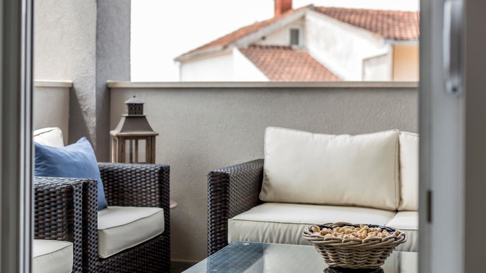 &Rcy;&ocy;&scy;&kcy;&ocy;&shcy;&ncy;&acy;&yacy; &dcy;&vcy;&ucy;&khcy;&ecy;&tcy;&acy;&zhcy;&ncy;&acy;&yacy; &kcy;&vcy;&acy;&rcy;&tcy;&icy;&rcy;&acy;&comma; 150 &mcy; &ocy;&tcy; &pcy;&lcy;&yacy;&zhcy;&acy;&comma; 2 &pcy;&acy;&rcy;&kcy;&ocy;&vcy;&ocy;&chcy;&ncy;&ycy;&khcy; &mcy;&iecy;&scy;&tcy;&acy; &ndash; &Pcy;&ocy;&dcy;&scy;&tcy;&rcy;&acy;&ncy;&acy;&comma; &Scy;&pcy;&lcy;&icy;&tcy;&excl;