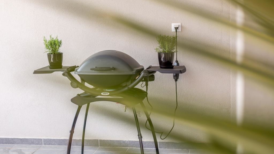 Eleganten dvonadstropni trisobni stan&comma; 150 m od pla&zcaron;e&comma; 2 parkirni mesti &ndash; Podstrana&comma; Split&excl;