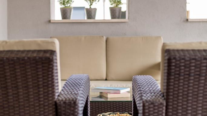 Eleganten dvonadstropni trisobni stan&comma; 150 m od pla&zcaron;e&comma; 2 parkirni mesti &ndash; Podstrana&comma; Split&excl;