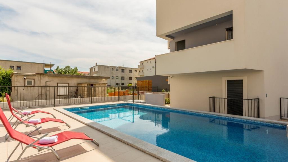 &Rcy;&ocy;&scy;&kcy;&ocy;&shcy;&ncy;&acy;&yacy; &dcy;&vcy;&ucy;&khcy;&ecy;&tcy;&acy;&zhcy;&ncy;&acy;&yacy; &kcy;&vcy;&acy;&rcy;&tcy;&icy;&rcy;&acy;&comma; 150 &mcy; &ocy;&tcy; &pcy;&lcy;&yacy;&zhcy;&acy;&comma; 2 &pcy;&acy;&rcy;&kcy;&ocy;&vcy;&ocy;&chcy;&ncy;&ycy;&khcy; &mcy;&iecy;&scy;&tcy;&acy; &ndash; &Pcy;&ocy;&dcy;&scy;&tcy;&rcy;&acy;&ncy;&acy;&comma; &Scy;&pcy;&lcy;&icy;&tcy;&excl;