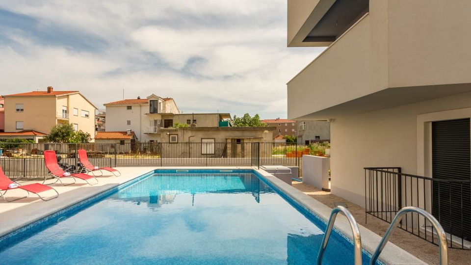 &Rcy;&ocy;&scy;&kcy;&ocy;&shcy;&ncy;&acy;&yacy; &dcy;&vcy;&ucy;&khcy;&ecy;&tcy;&acy;&zhcy;&ncy;&acy;&yacy; &kcy;&vcy;&acy;&rcy;&tcy;&icy;&rcy;&acy;&comma; 150 &mcy; &ocy;&tcy; &pcy;&lcy;&yacy;&zhcy;&acy;&comma; 2 &pcy;&acy;&rcy;&kcy;&ocy;&vcy;&ocy;&chcy;&ncy;&ycy;&khcy; &mcy;&iecy;&scy;&tcy;&acy; &ndash; &Pcy;&ocy;&dcy;&scy;&tcy;&rcy;&acy;&ncy;&acy;&comma; &Scy;&pcy;&lcy;&icy;&tcy;&excl;