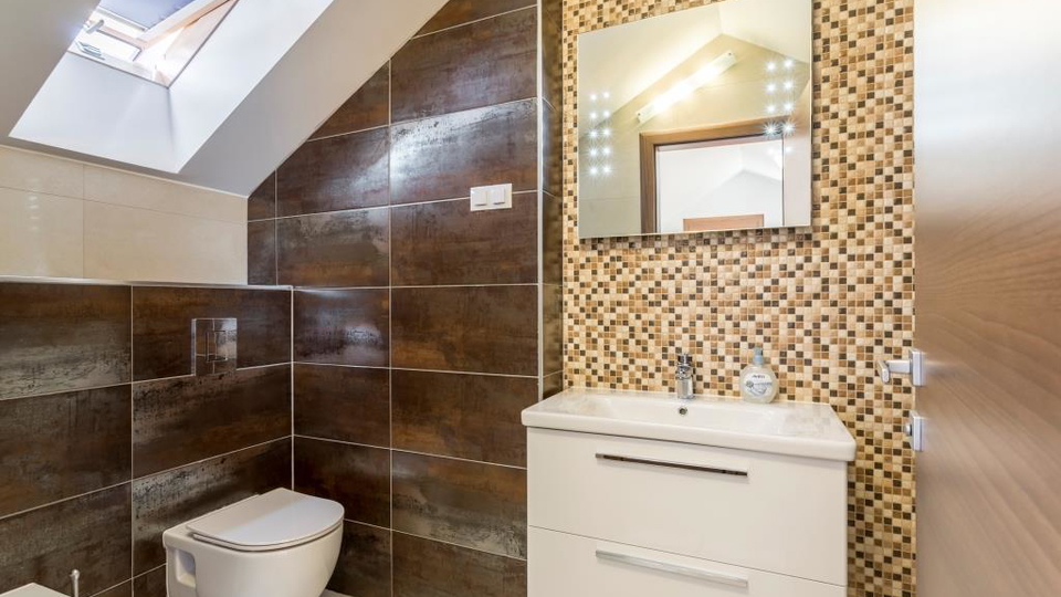 &Rcy;&ocy;&scy;&kcy;&ocy;&shcy;&ncy;&acy;&yacy; &dcy;&vcy;&ucy;&khcy;&ecy;&tcy;&acy;&zhcy;&ncy;&acy;&yacy; &kcy;&vcy;&acy;&rcy;&tcy;&icy;&rcy;&acy;&comma; 150 &mcy; &ocy;&tcy; &pcy;&lcy;&yacy;&zhcy;&acy;&comma; 2 &pcy;&acy;&rcy;&kcy;&ocy;&vcy;&ocy;&chcy;&ncy;&ycy;&khcy; &mcy;&iecy;&scy;&tcy;&acy; &ndash; &Pcy;&ocy;&dcy;&scy;&tcy;&rcy;&acy;&ncy;&acy;&comma; &Scy;&pcy;&lcy;&icy;&tcy;&excl;