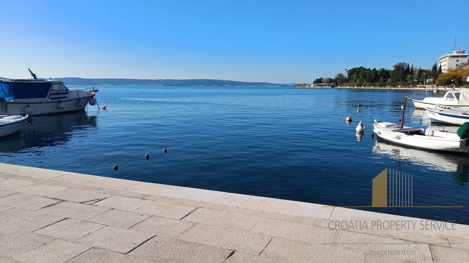 Neue Luxusvilla mit Panoramablick auf das Meer in der Umgebung von Split!