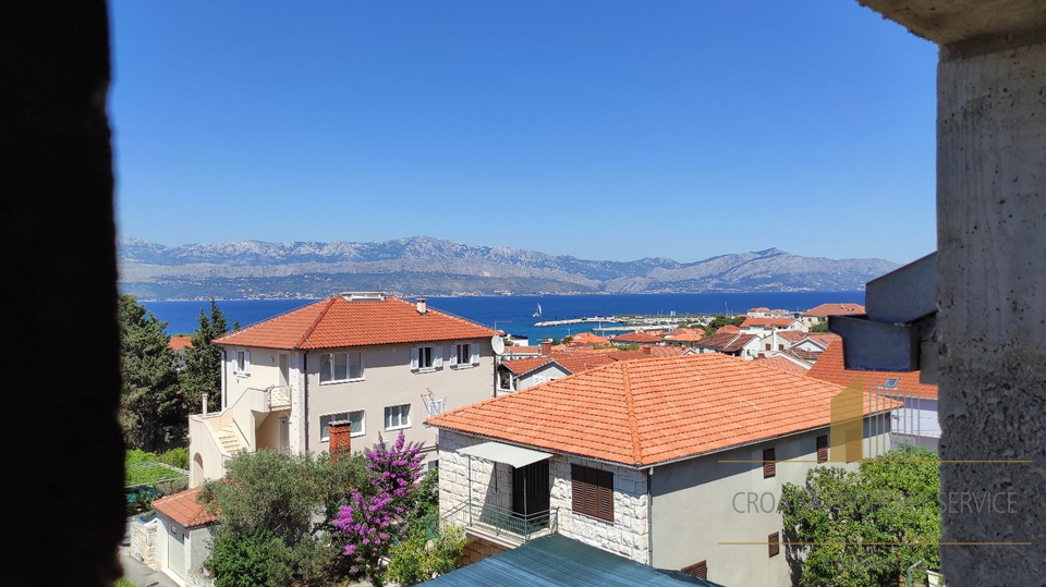 Investment opportunity – Spacious house with sea view on the island of Brač!