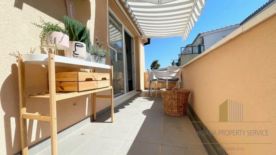 Beautiful three-room duplex apartment with a sea view – Šolta, Stomorska!