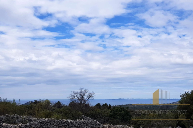 Building land of 1,645 m² with sea view and olive grove - Primošten!