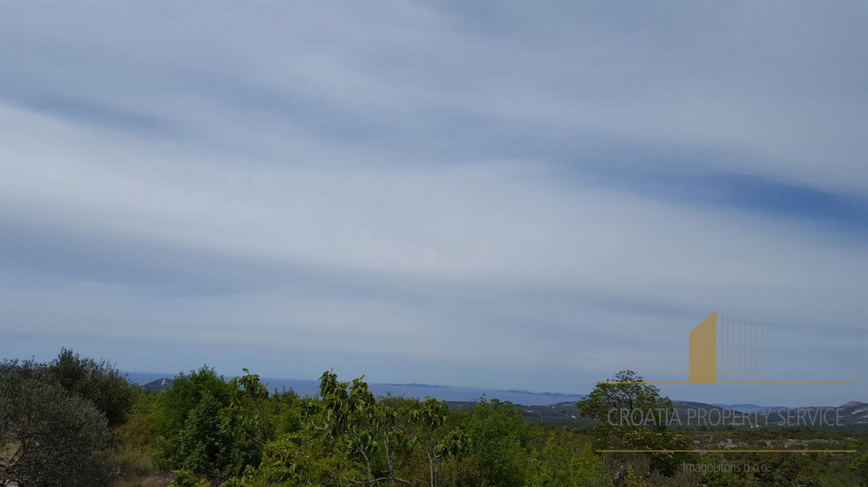 Building land of 1,645 m² with sea view and olive grove - Primošten!
