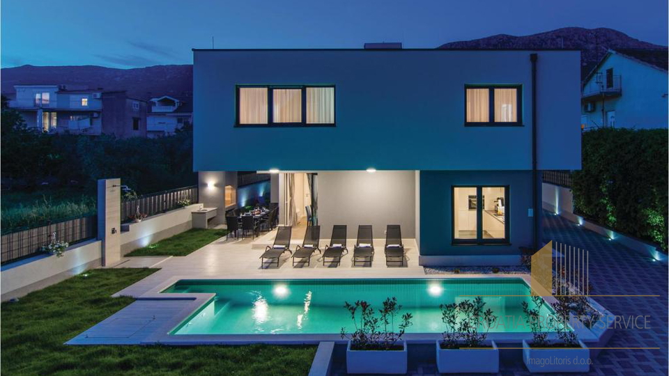 Zwei luxuri&ouml;se 5 Villen mit Swimmingpools &ndash; Ka&scaron;tel Kambelovac &vert; Hervorragende Investition mit Rendite in 8 Jahren