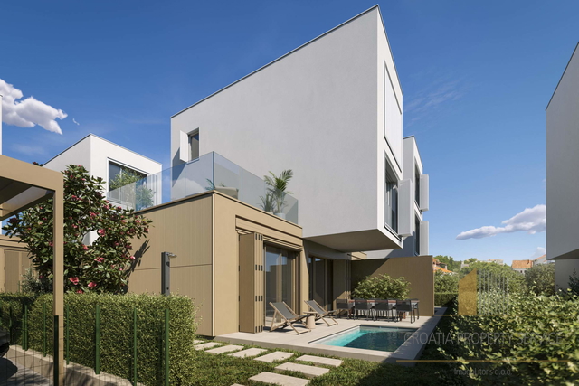 Luxury villa with a pool 50 m from the beach – St. Philip and James, Turanj!